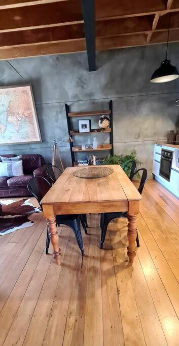 Apartment 4 - Haddin Court - Chic Ny Loft Style Blenheim Bagian luar foto