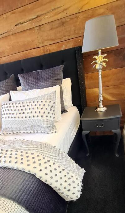 Apartment 4 - Haddin Court - Chic Ny Loft Style Blenheim Bagian luar foto