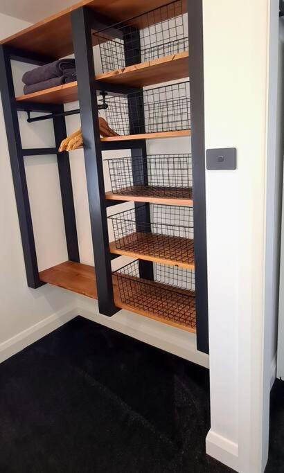 Apartment 4 - Haddin Court - Chic Ny Loft Style Blenheim Bagian luar foto